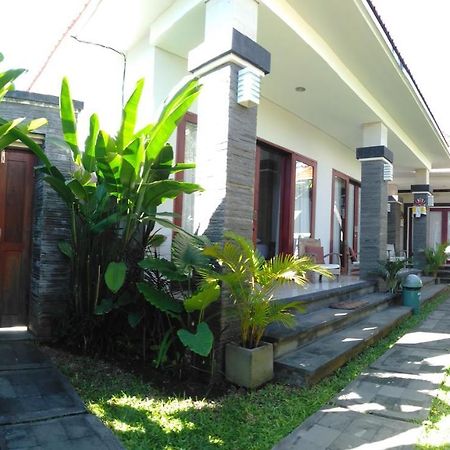 Guest House Reisya ヌサドゥア エクステリア 写真