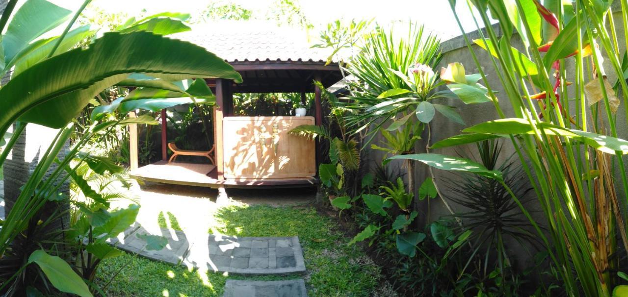 Guest House Reisya ヌサドゥア エクステリア 写真